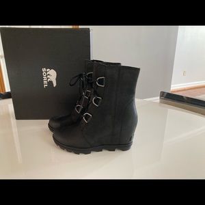 SOREL Joan of Arctic Wedge ll Boots Black Size 8